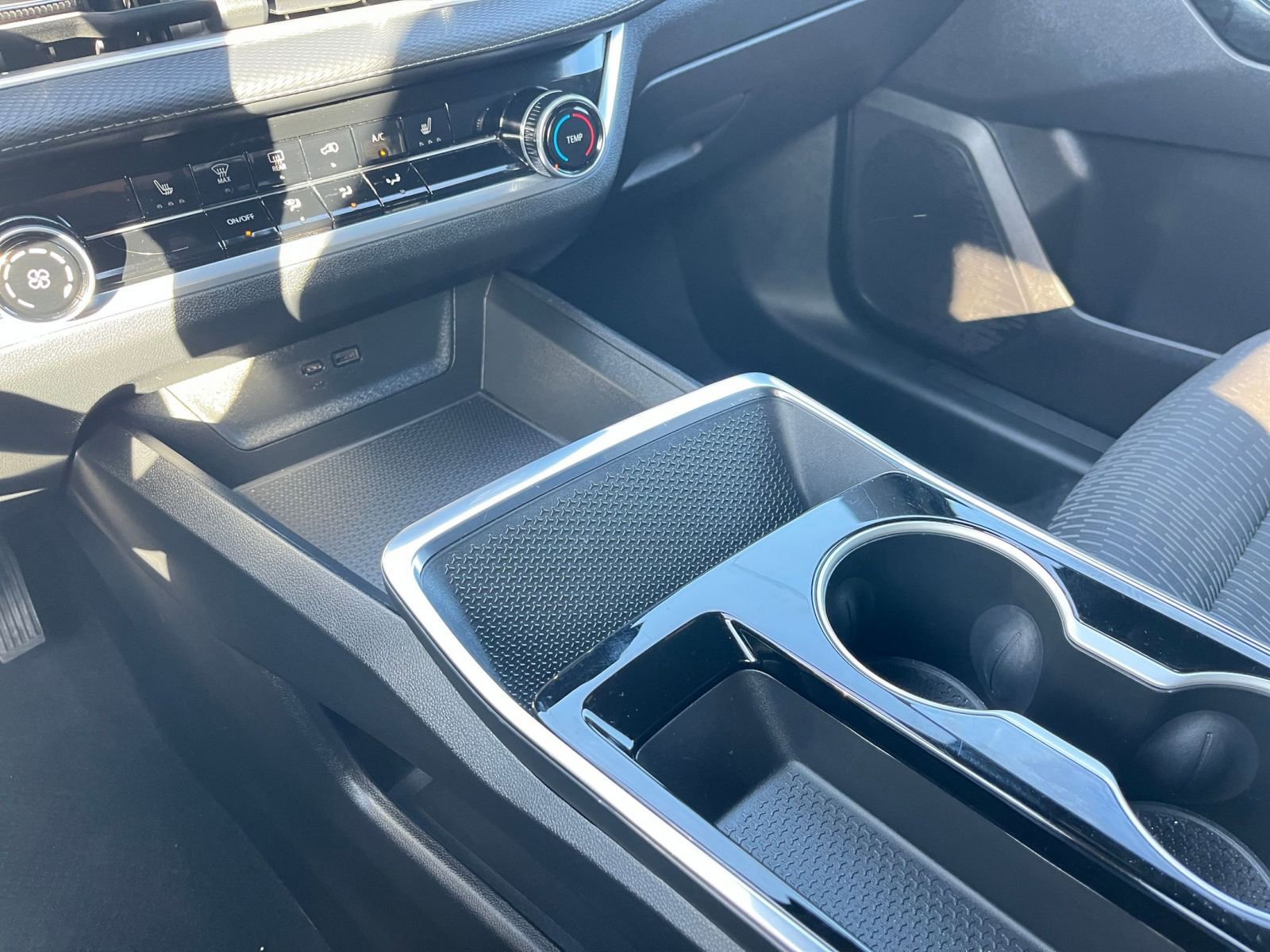 Used 2025 Chevrolet Equinox LT image 45