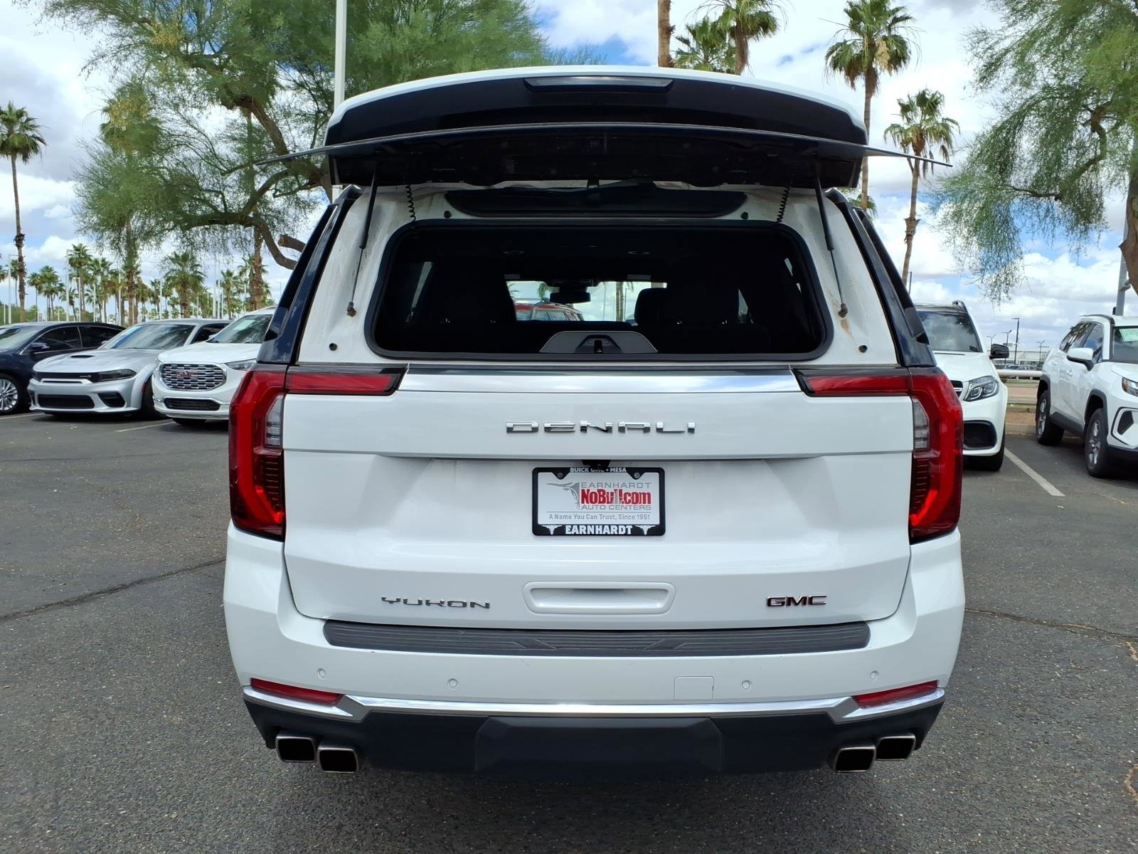 Used 2025 GMC Yukon XL Denali AWD/4WD image 11