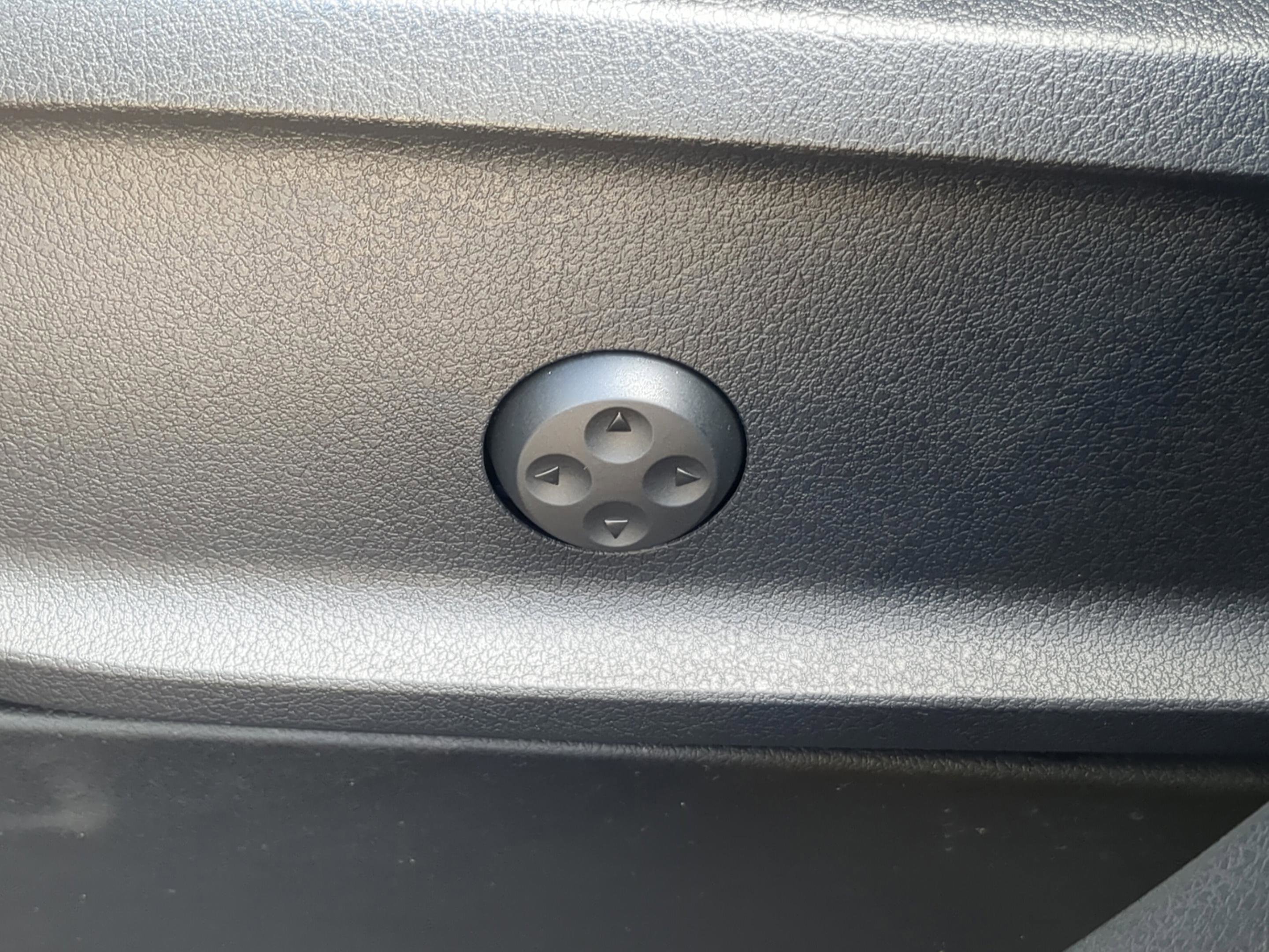 Certified 2025 Mercedes-Benz GLB 250 image 15