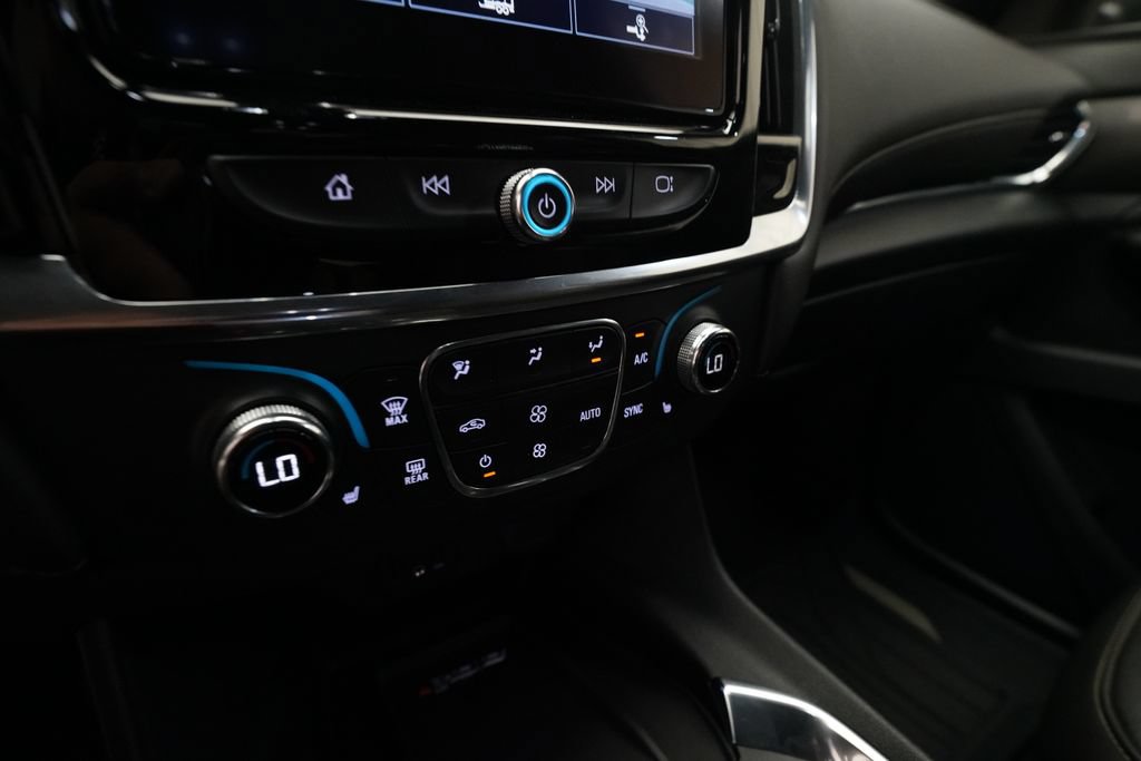 Used 2023 Chevrolet Traverse LT AWD/4WD image 21