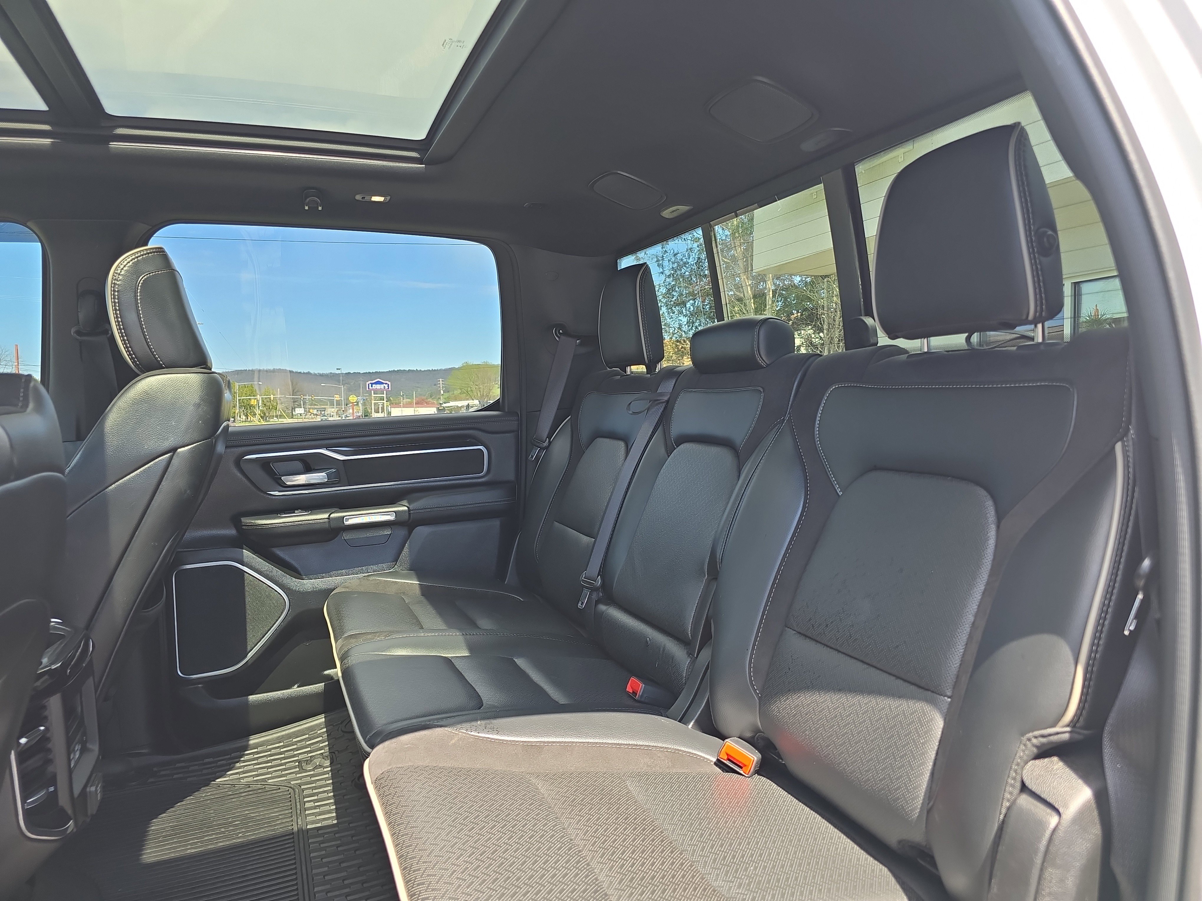 Used 2021 RAM 1500 Laramie AWD/4WD image 15