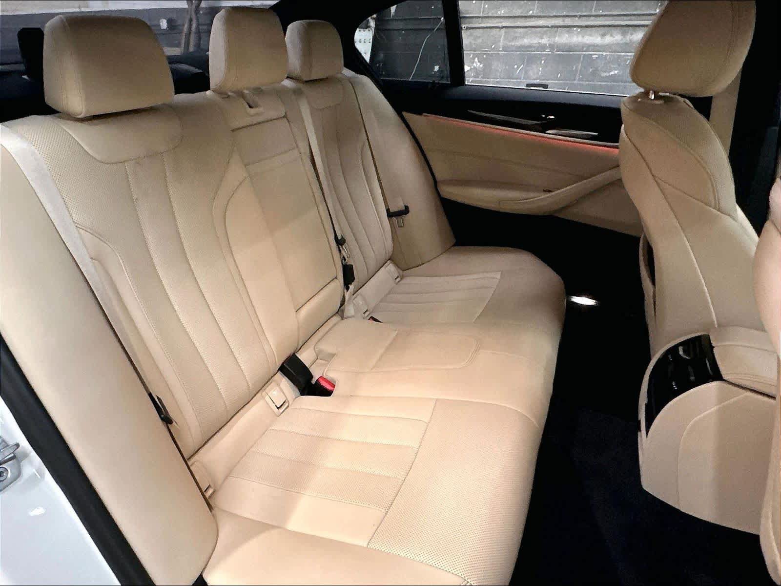 Used 2023 BMW 530i w/ Convenience Package RWD image 28
