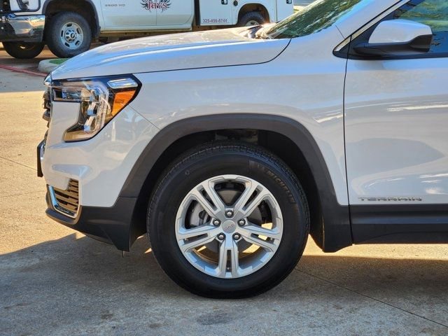 Used 2024 GMC Terrain SLE image 15