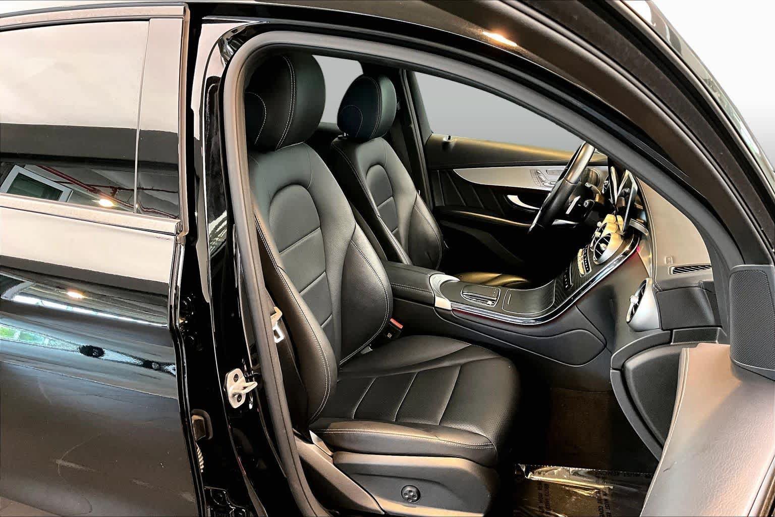 Used 2023 Mercedes-Benz GLC 300 4MATIC Coupe image 9