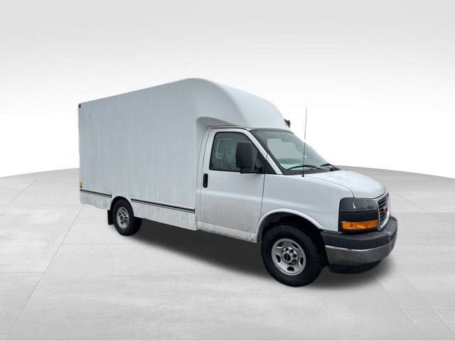 New 2025 GMC Savana 3500 w/ Power Convenience Package RWD image 3