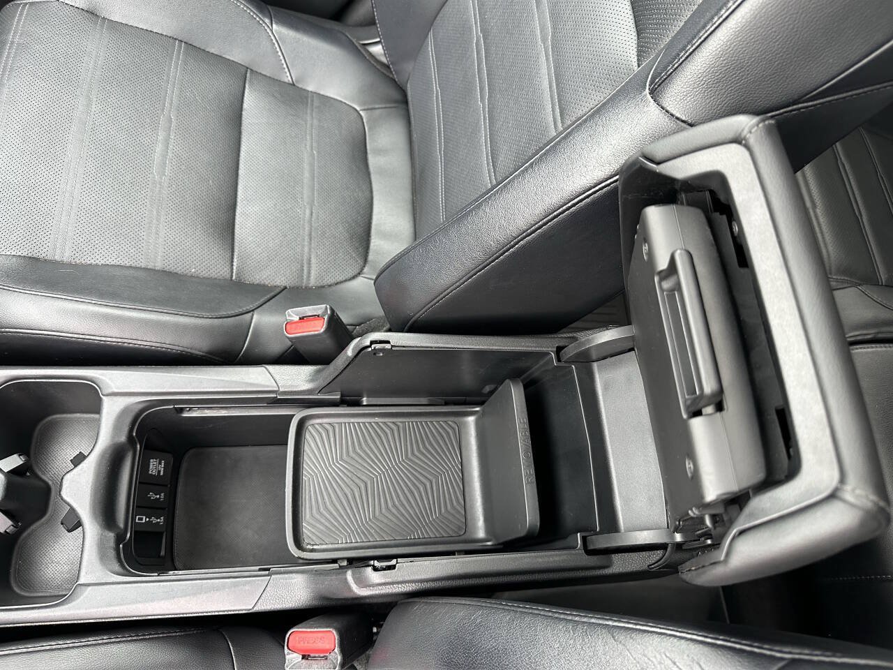 Used 2018 Honda CR-V Touring image 34