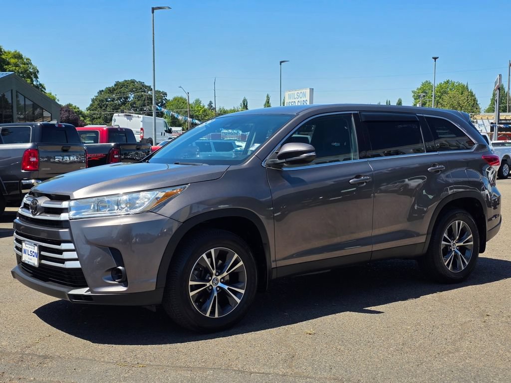 Used 2019 Toyota Highlander LE AWD/4WD image 1