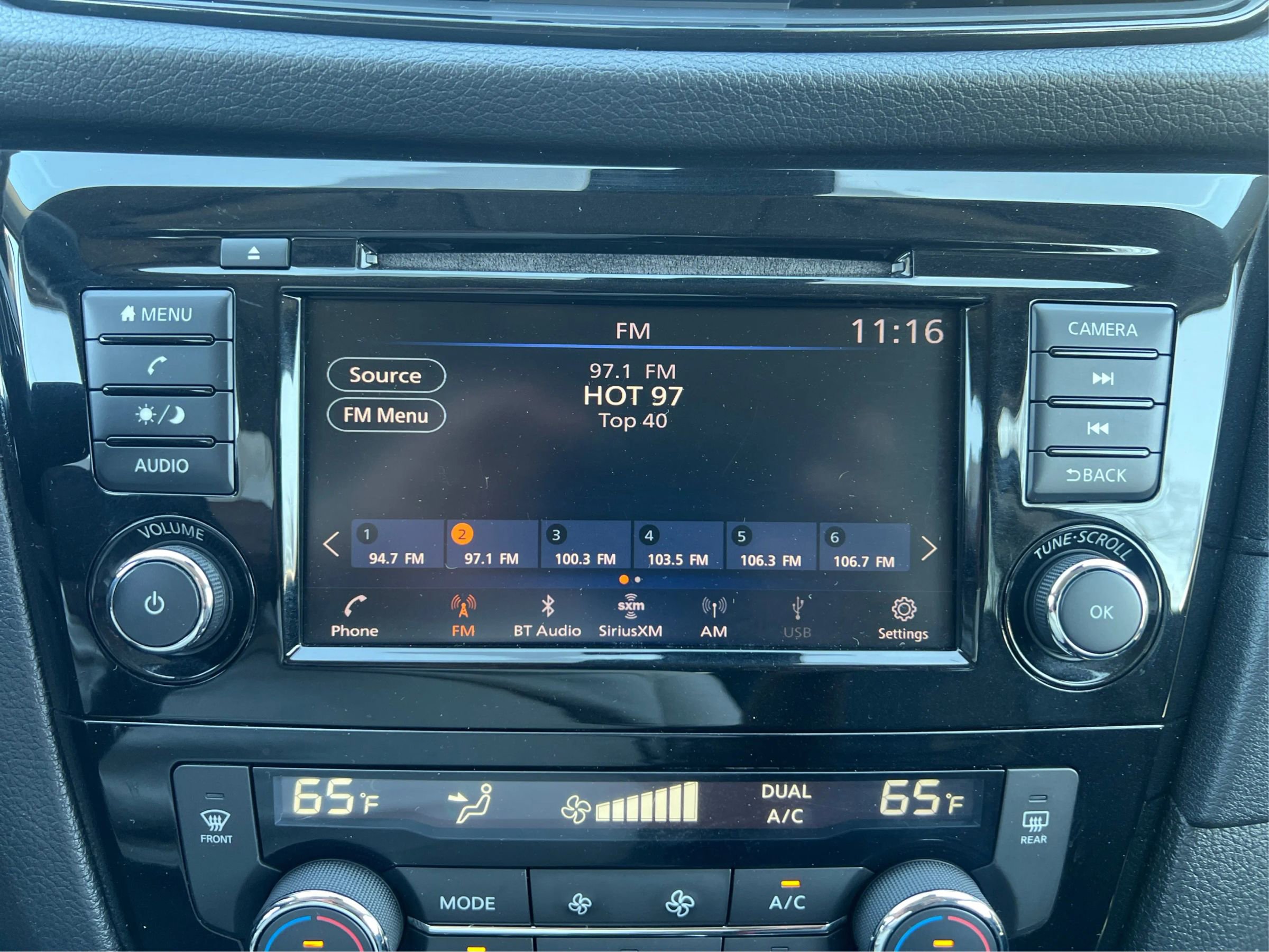 Used 2019 Nissan Rogue SV image 13