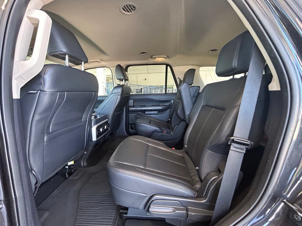 Certified 2024 Ford Expedition XLT RWD image 32