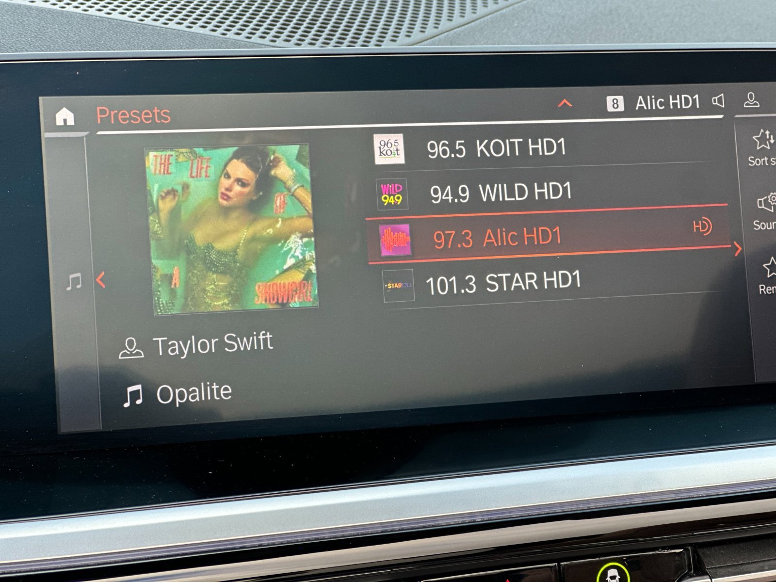 Used 2025 BMW Z4 sDrive30i w/ Premium Package image 16