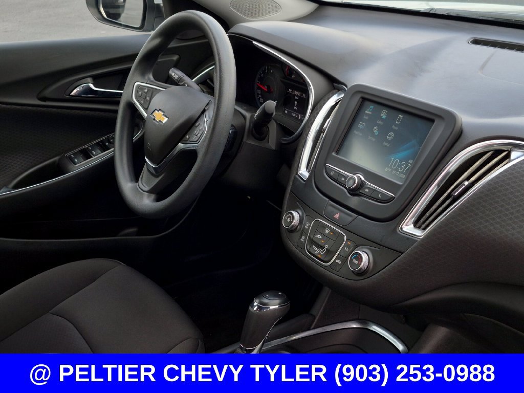 Used 2018 Chevrolet Malibu LT FWD image 10