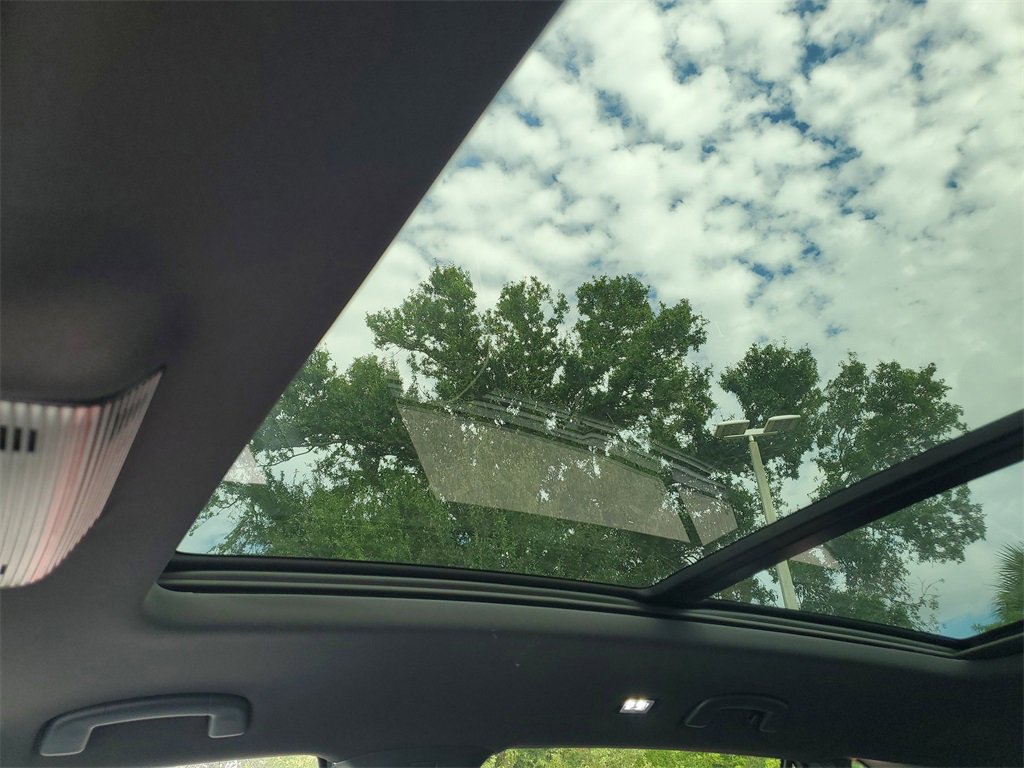 New 2026 Volkswagen Atlas Cross Sport SEL Premium R-Line image 31