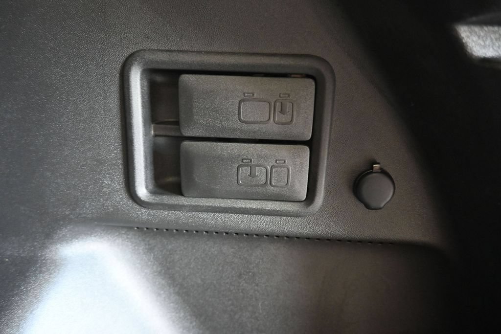 Used 2021 Chevrolet Equinox Premier FWD image 58