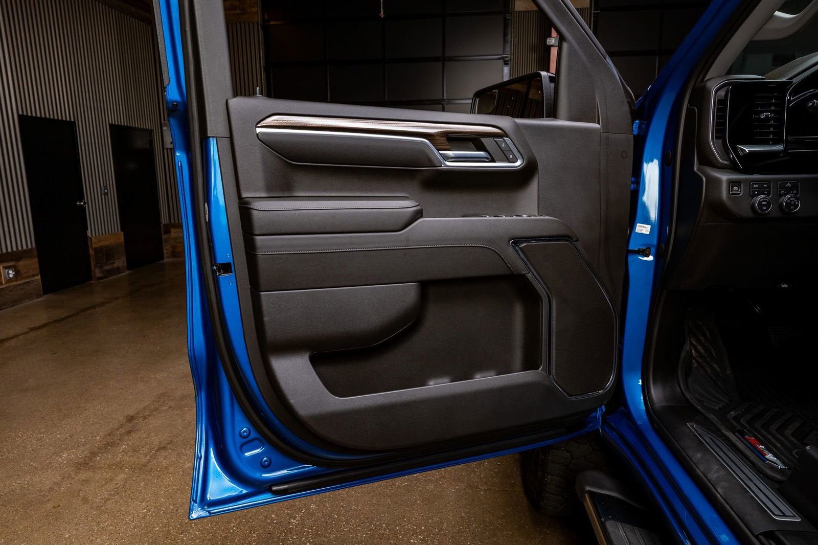 Used 2023 Chevrolet Silverado 1500 RST image 36