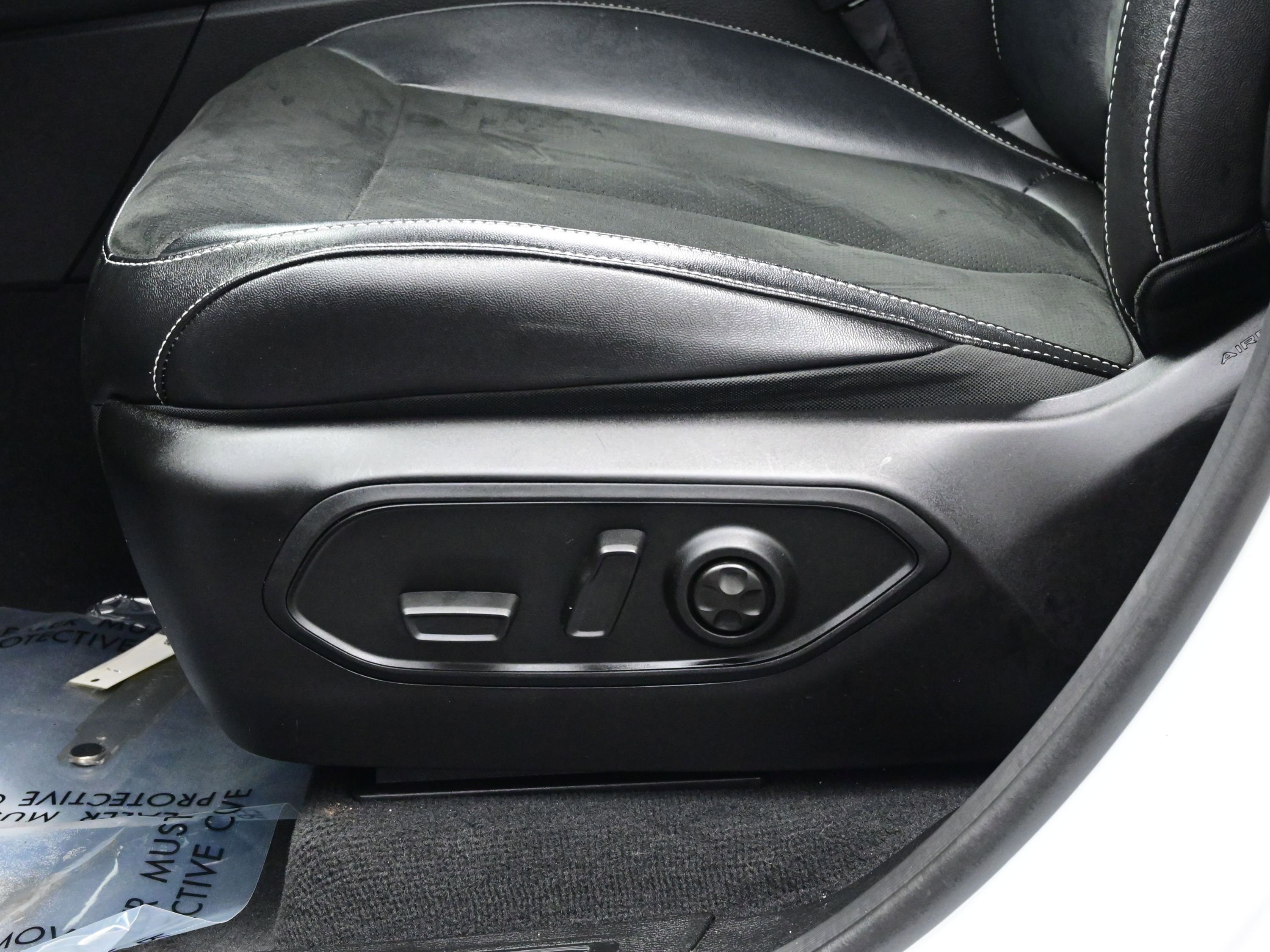 Used 2023 Jeep Grand Cherokee L Laredo image 10