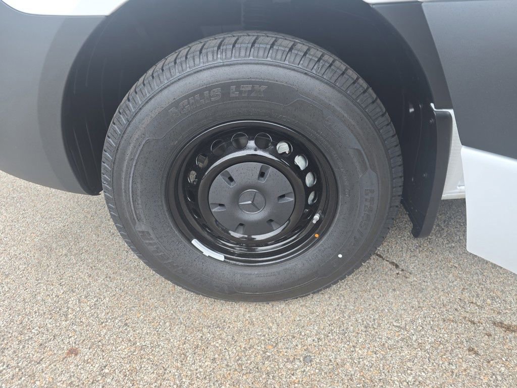 New 2025 Mercedes-Benz Sprinter 2500 image 25