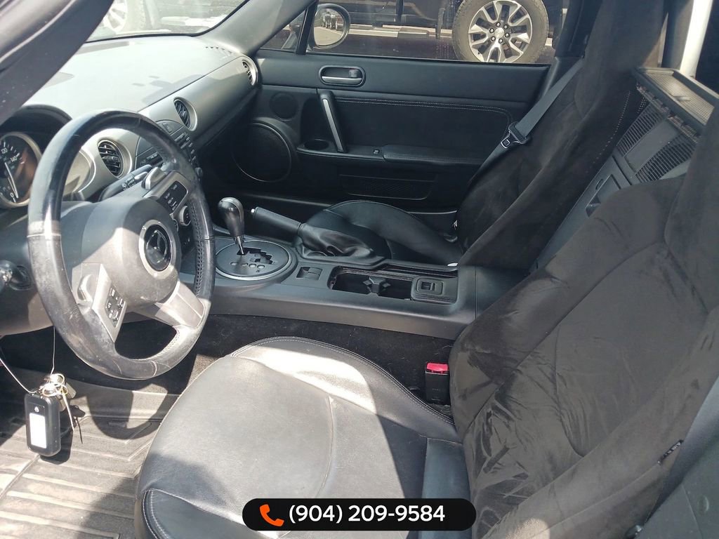Used 2011 MAZDA MX-5 Miata Grand Touring w/ Premium Pkg image 3