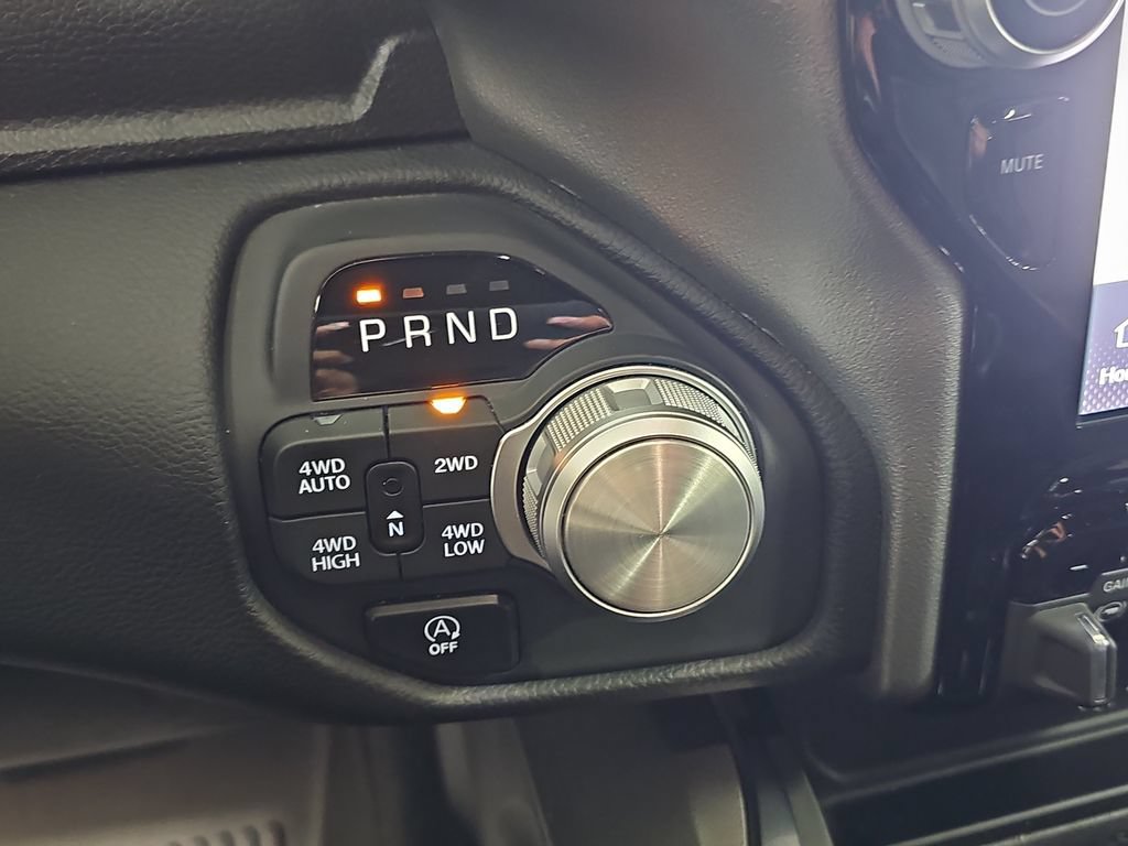 Used 2025 RAM 1500 Laramie AWD/4WD image 26