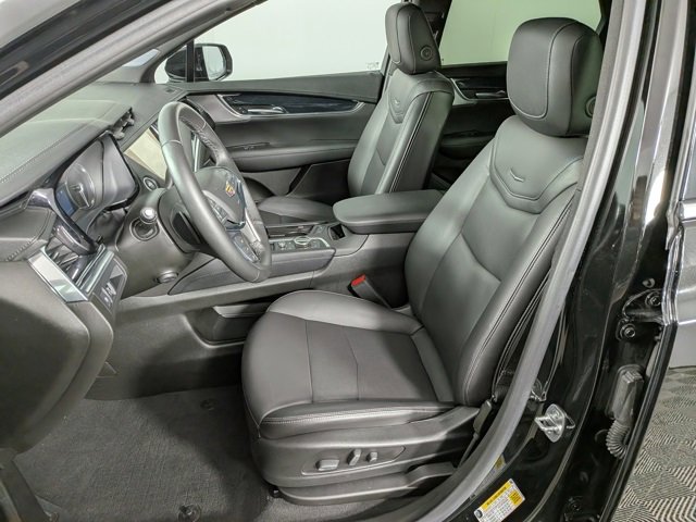 Certified 2025 Cadillac XT5 Premium Luxury w/ LPO, Floor Liner Package image 17