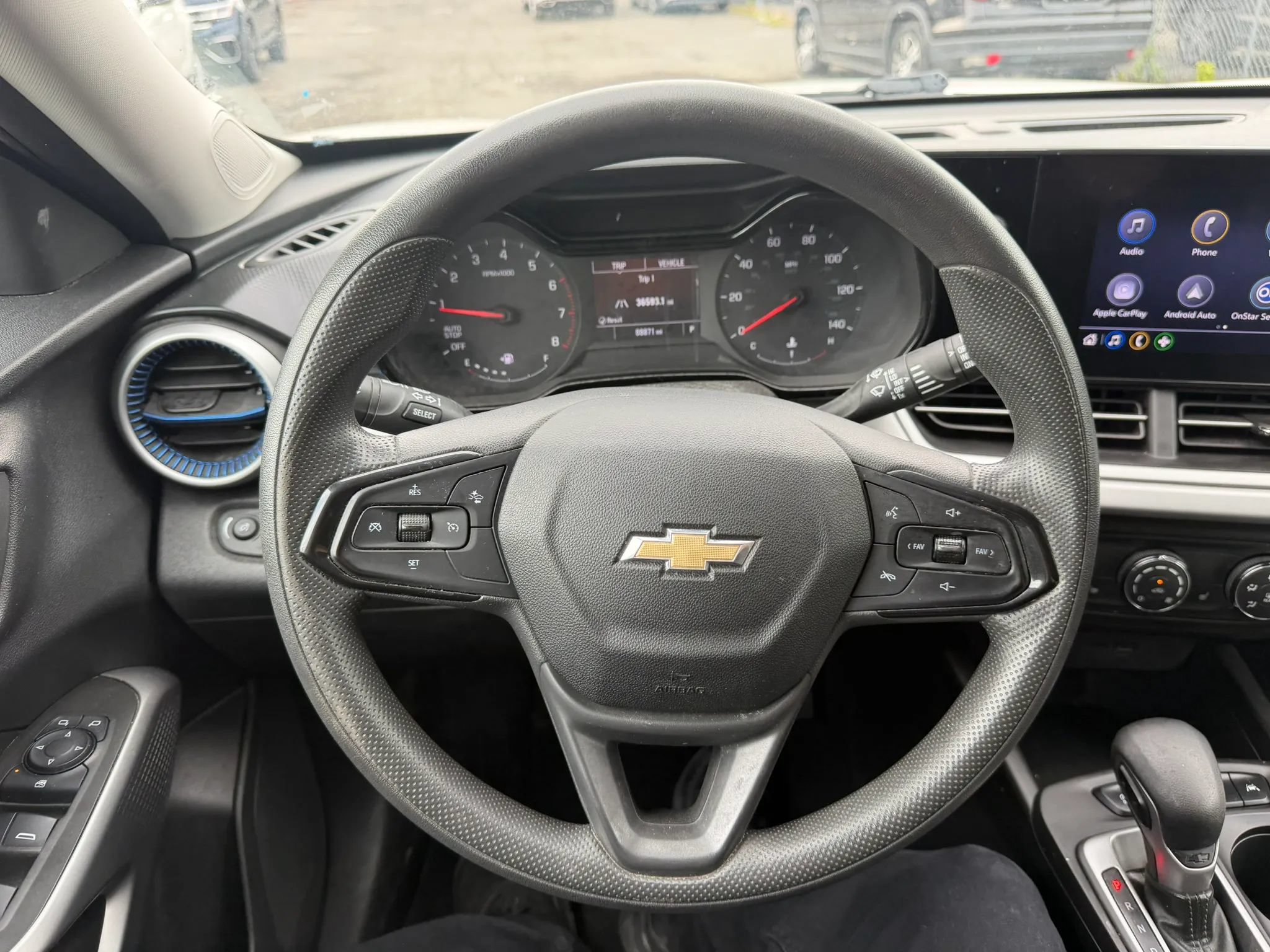 Used 2024 Chevrolet Trax LS w/ LS Convenience Package FWD image 12