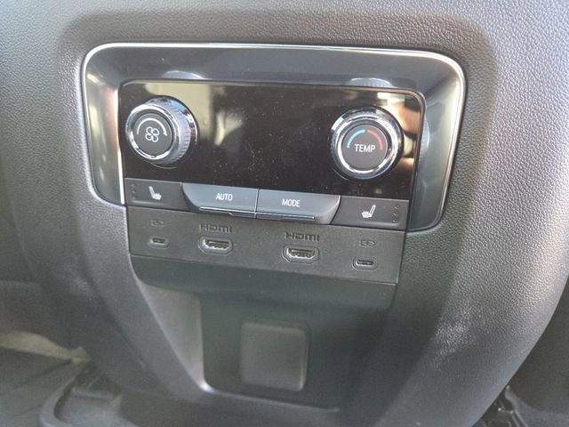 New 2026 Chevrolet Suburban High Country AWD/4WD image 19