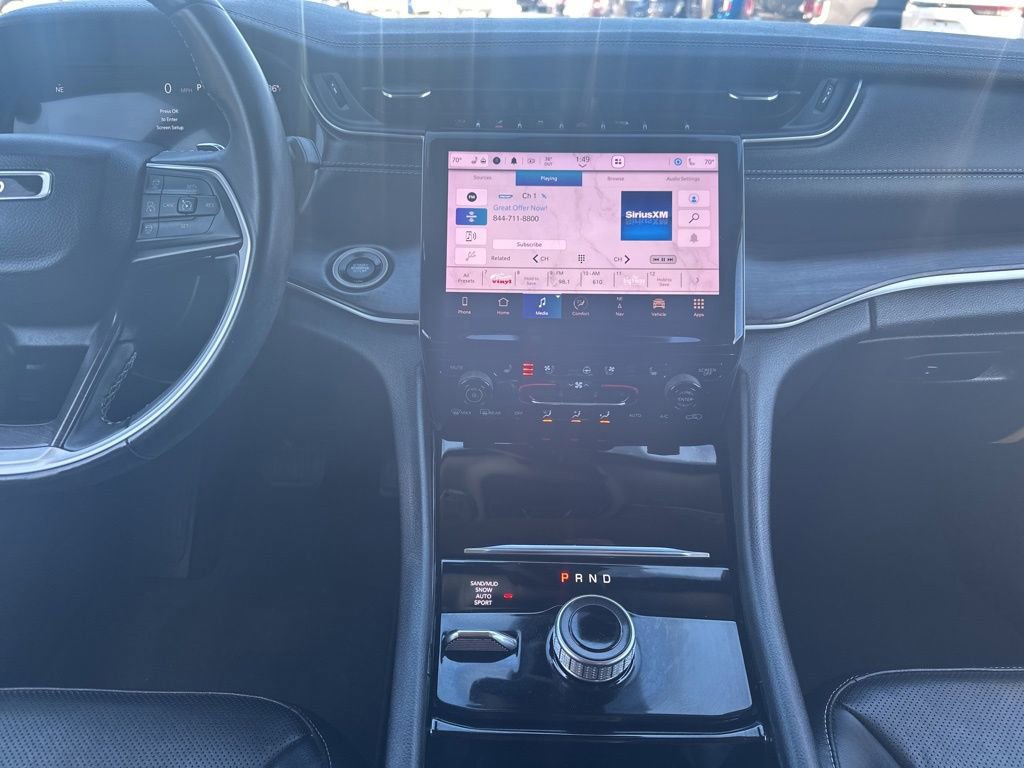 Used 2022 Jeep Grand Cherokee L Limited w/ Luxury Tech Group II image 17