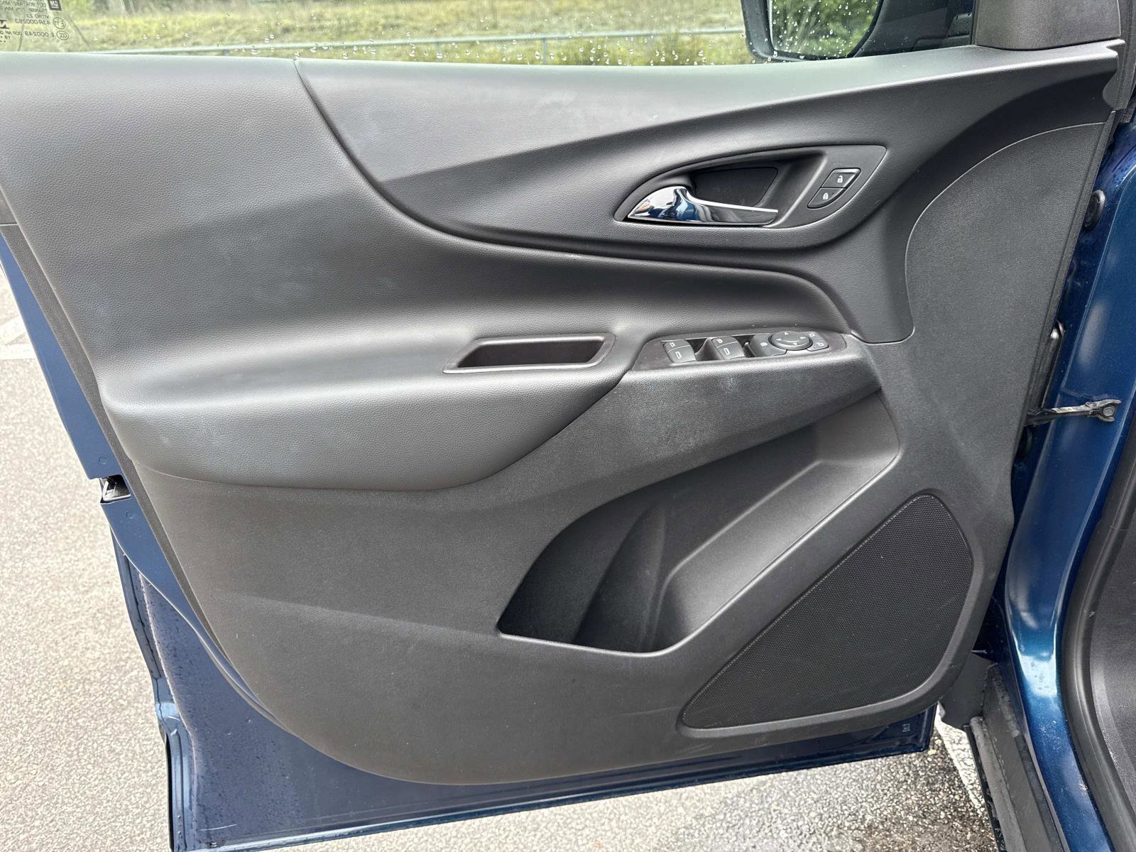 Used 2020 Chevrolet Equinox LT FWD image 17