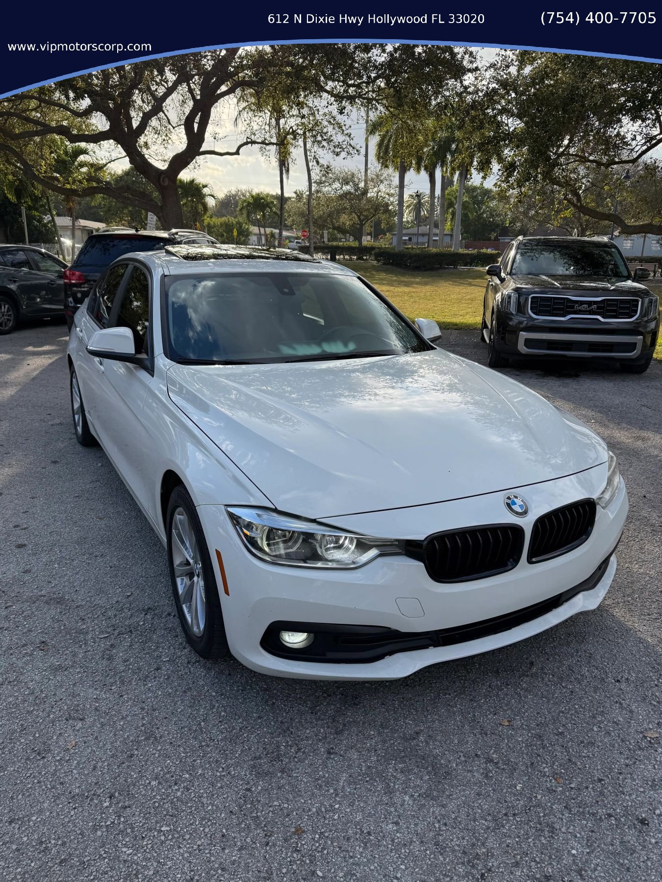 Used 2018 BMW 320i xDrive Sedan AWD/4WD image 2