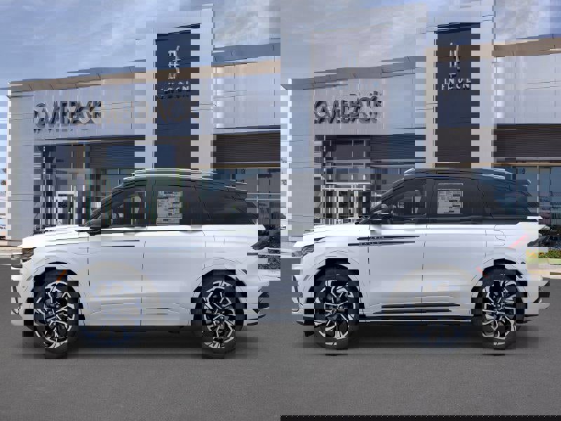 New 2026 Lincoln Nautilus Reserve image 3