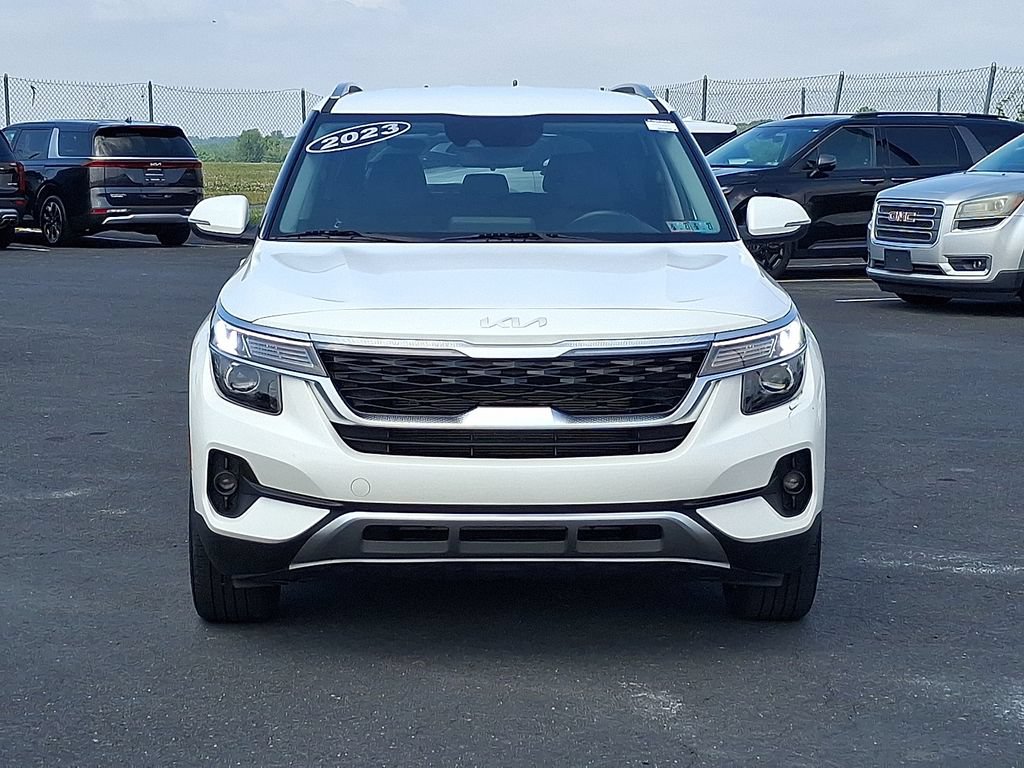 Certified 2023 Kia Seltos S FWD image 2
