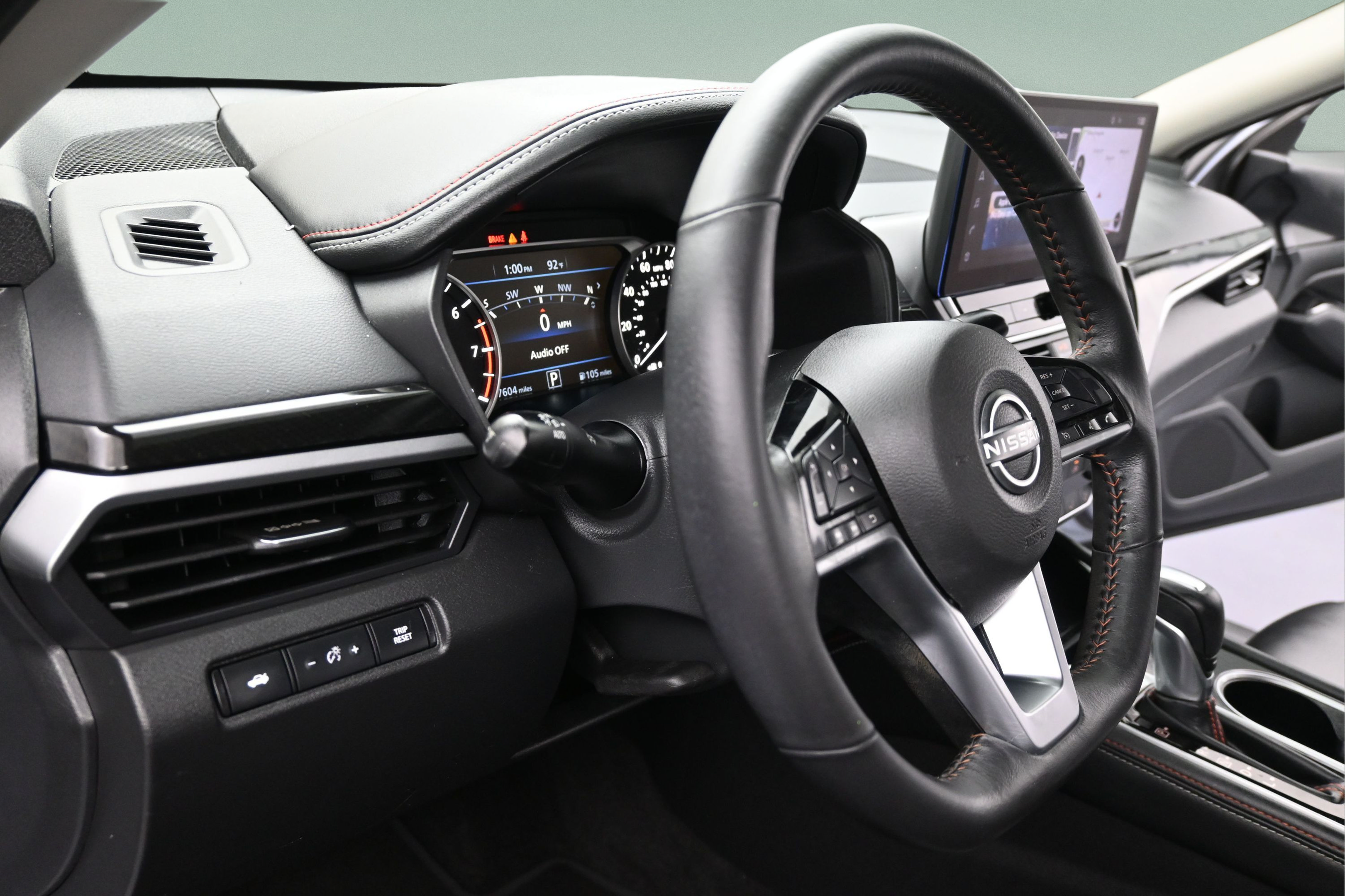 Used 2024 Nissan Altima 2.5 SR w/ SR Premium Package FWD image 12