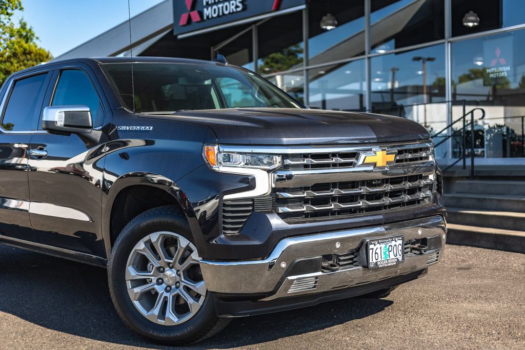 Used 2024 Chevrolet Silverado 1500 LTZ w/ LTZ Convenience Package II AWD/4WD image 3