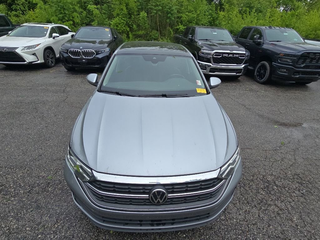 Used 2024 Volkswagen Jetta SE FWD image 13