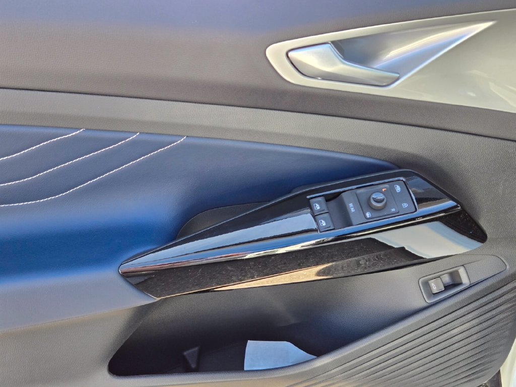 New 2026 Volkswagen ID.4 Pro S AWD/4WD image 10