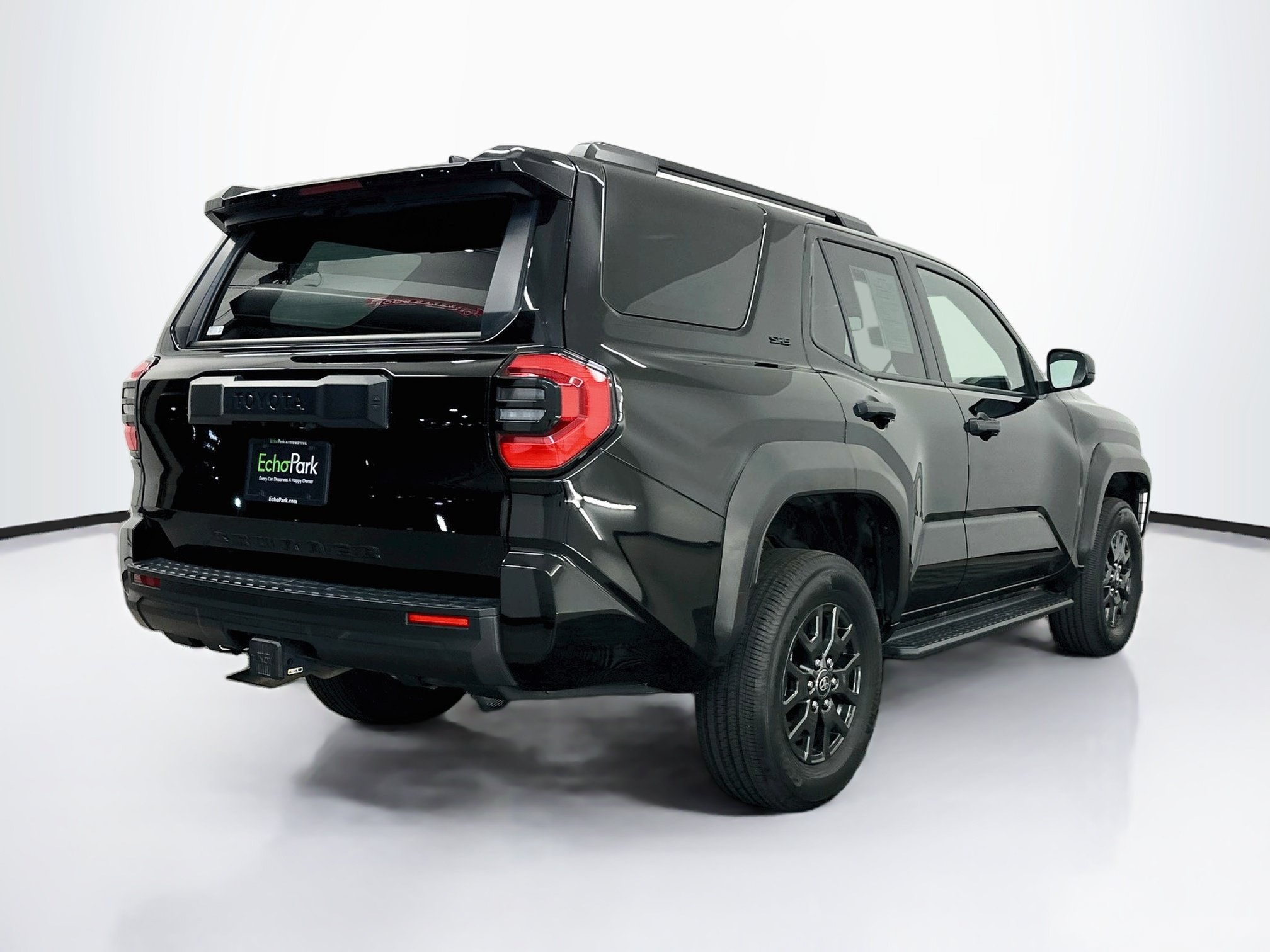 Used 2025 Toyota 4Runner SR5 AWD/4WD image 9
