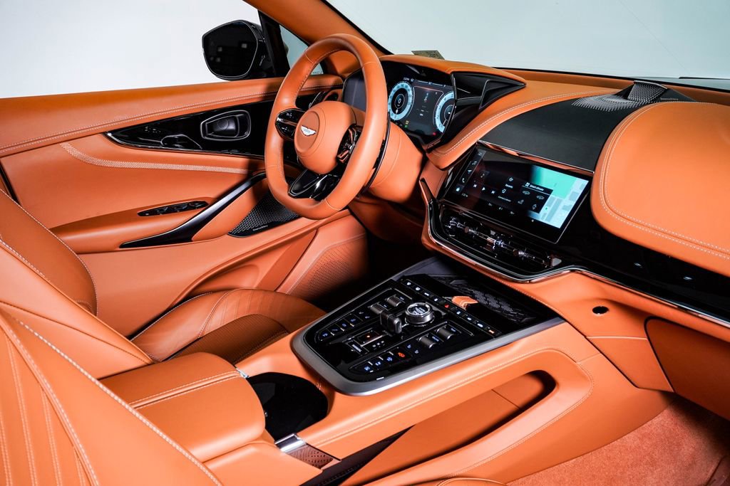 Used 2025 Aston Martin DBX 707 image 16