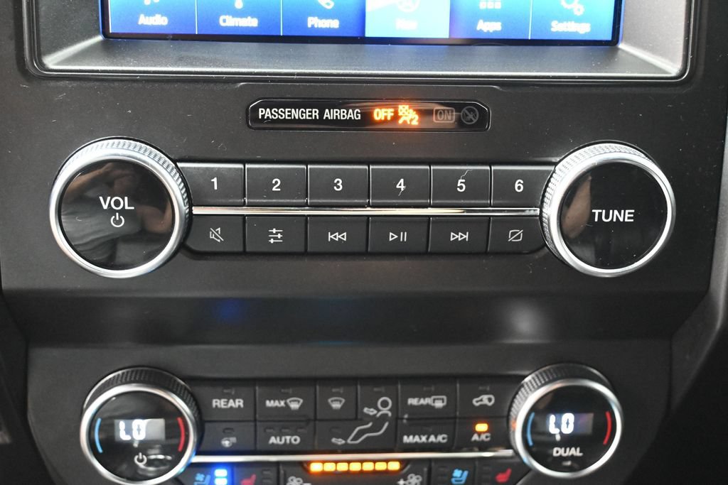 Used 2020 Ford Expedition Limited w/ Equipment Group 303A AWD/4WD image 28