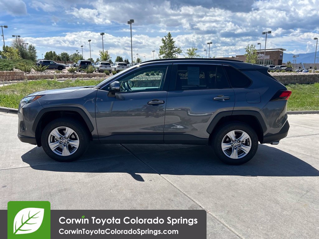 Used 2025 Toyota RAV4 XLE AWD/4WD image 4