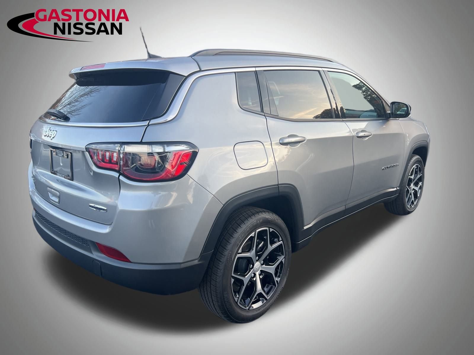 Used 2024 Jeep Compass Latitude image 19