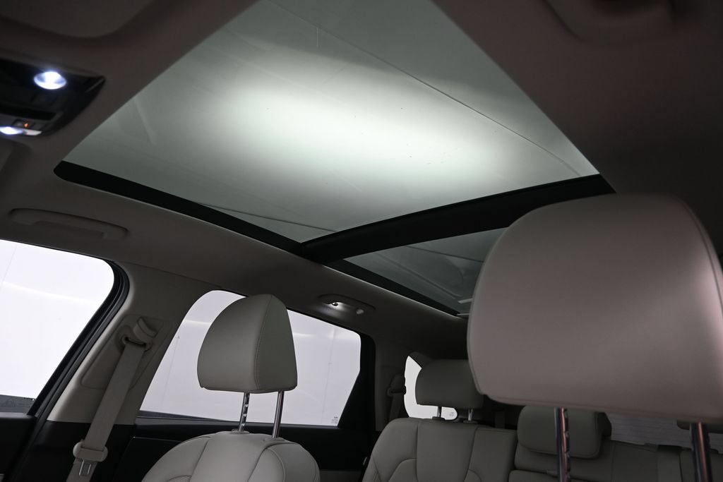 Certified 2025 Kia Sorento S w/ Panoramic Sunroof Package FWD image 29