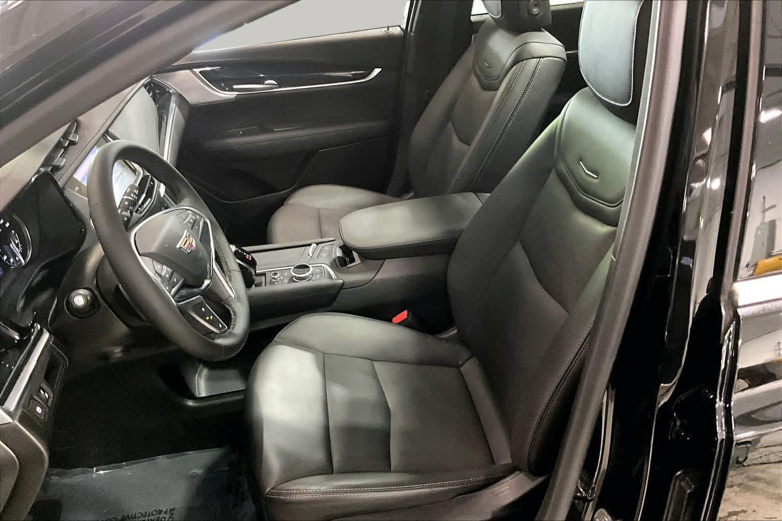 Used 2025 Cadillac XT5 Premium Luxury AWD/4WD image 9