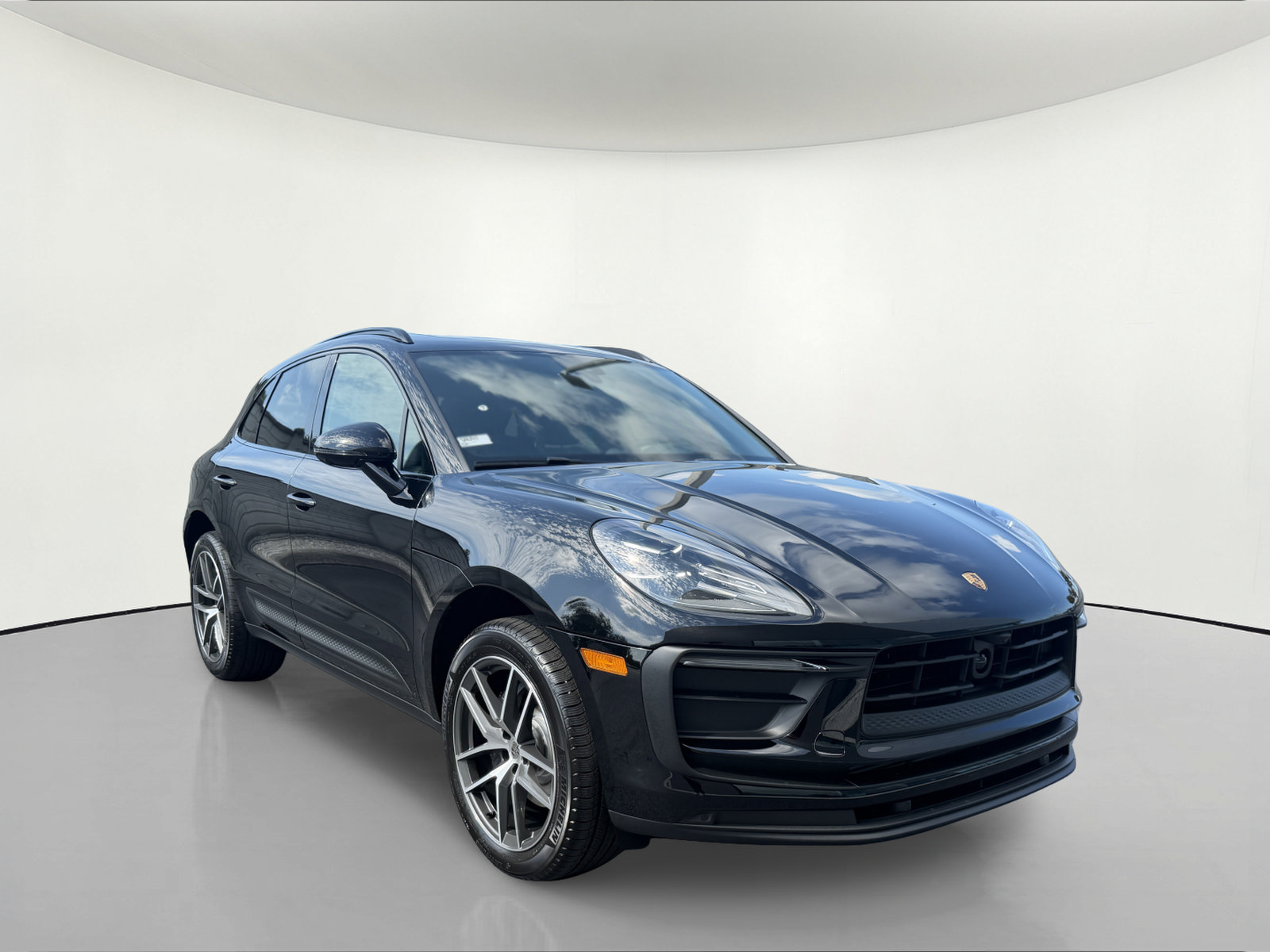 New 2026 Porsche Macan AWD/4WD image 8
