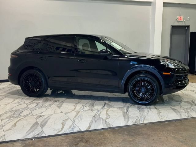 Used 2019 Porsche Cayenne AWD/4WD image 5