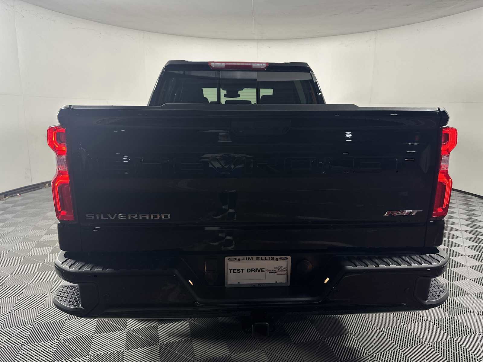 Used 2025 Chevrolet Silverado 1500 RST w/ Convenience Package II image 6