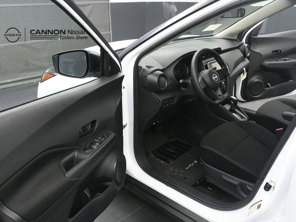 New 2025 Nissan Kicks Play S FWD image 9