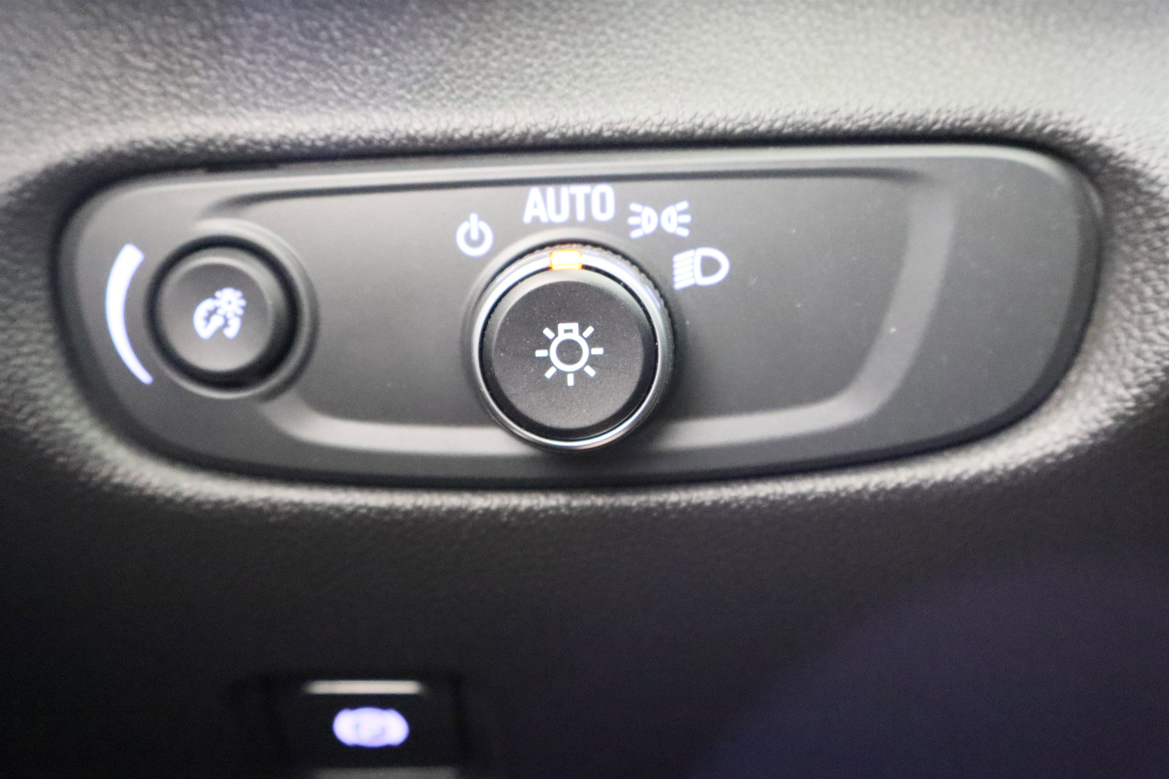 Used 2019 Chevrolet Blazer LT image 35