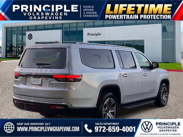 Used 2024 Jeep Wagoneer L Series II w/ Flexible Seating Group AWD/4WD image 4