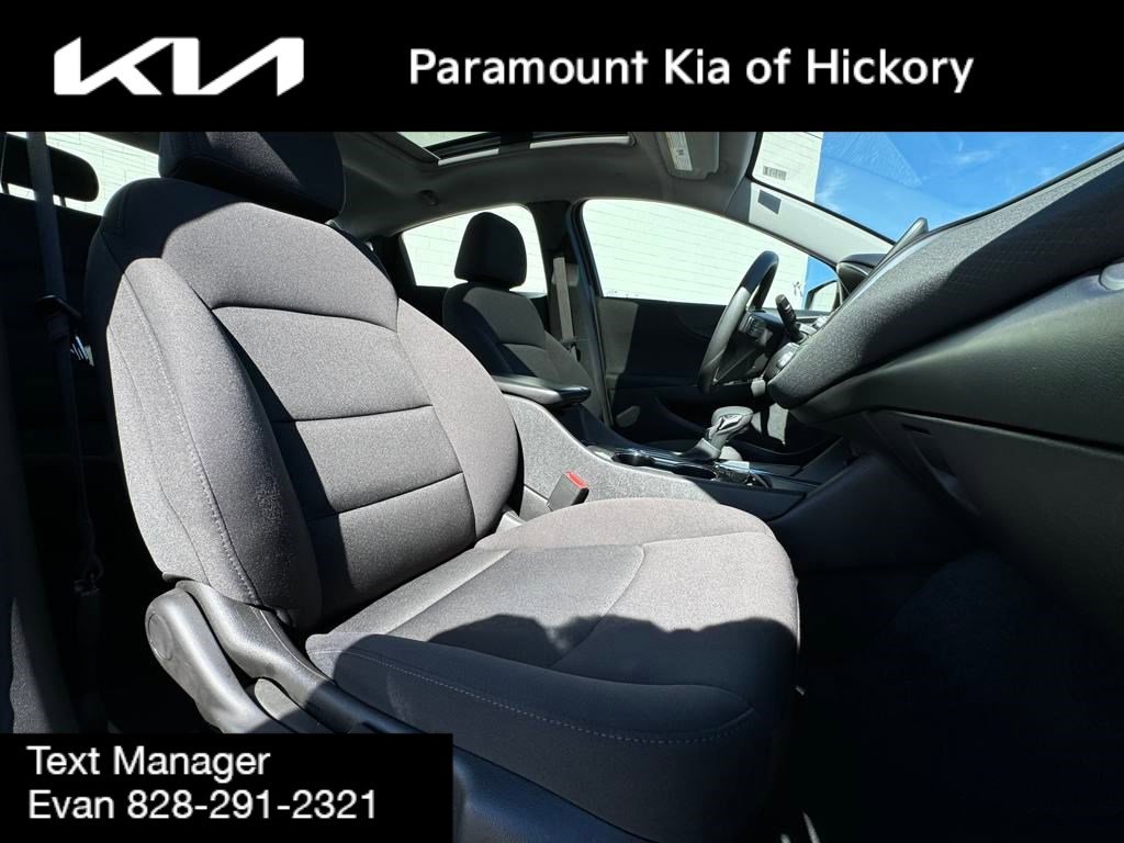 Used 2024 Chevrolet Malibu LT image 17