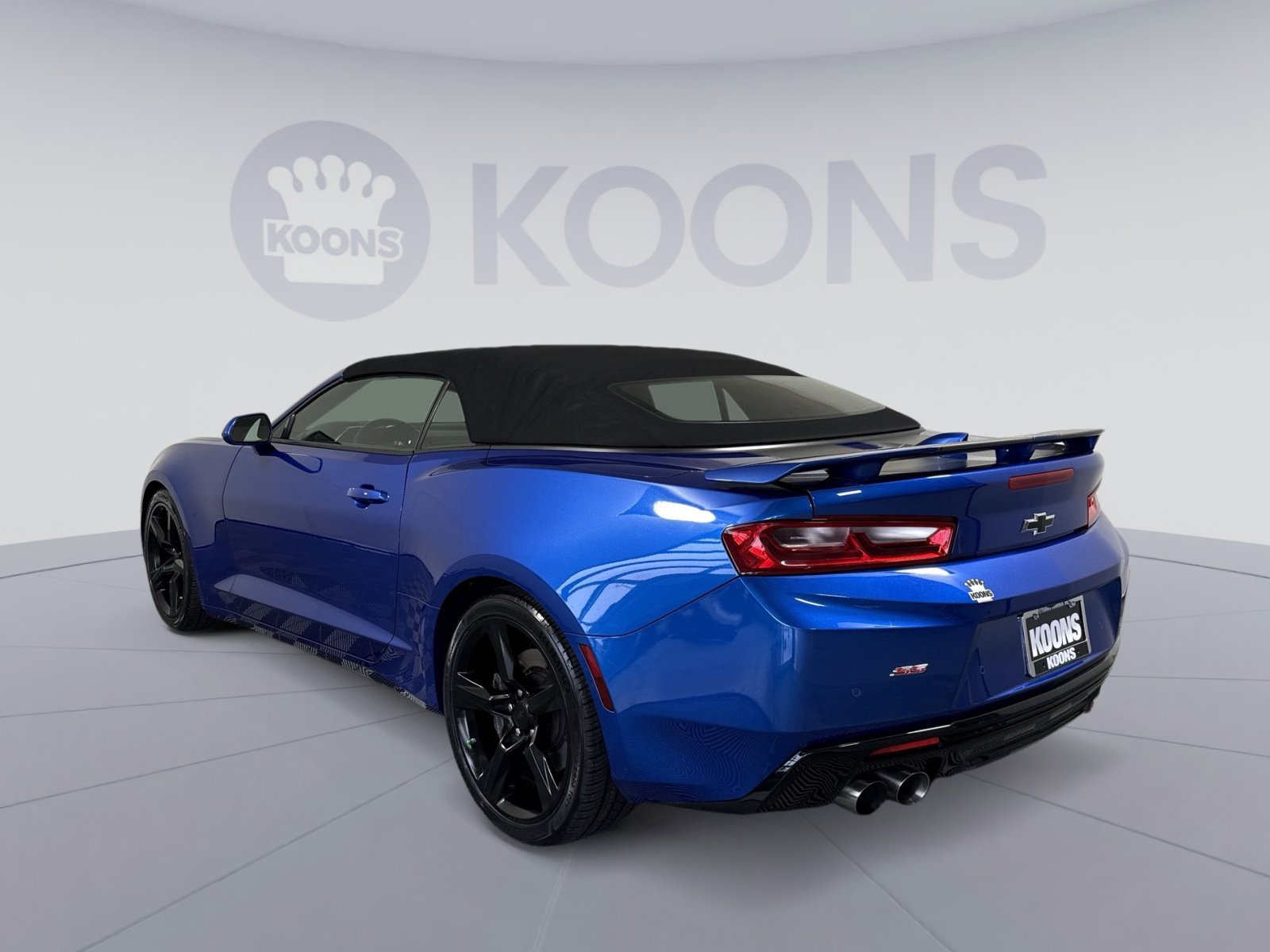 Used 2018 Chevrolet Camaro SS RWD image 4