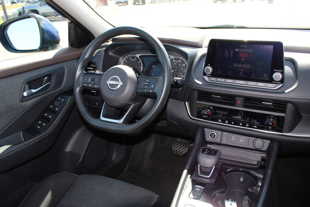 Used 2023 Nissan Rogue SV FWD image 9